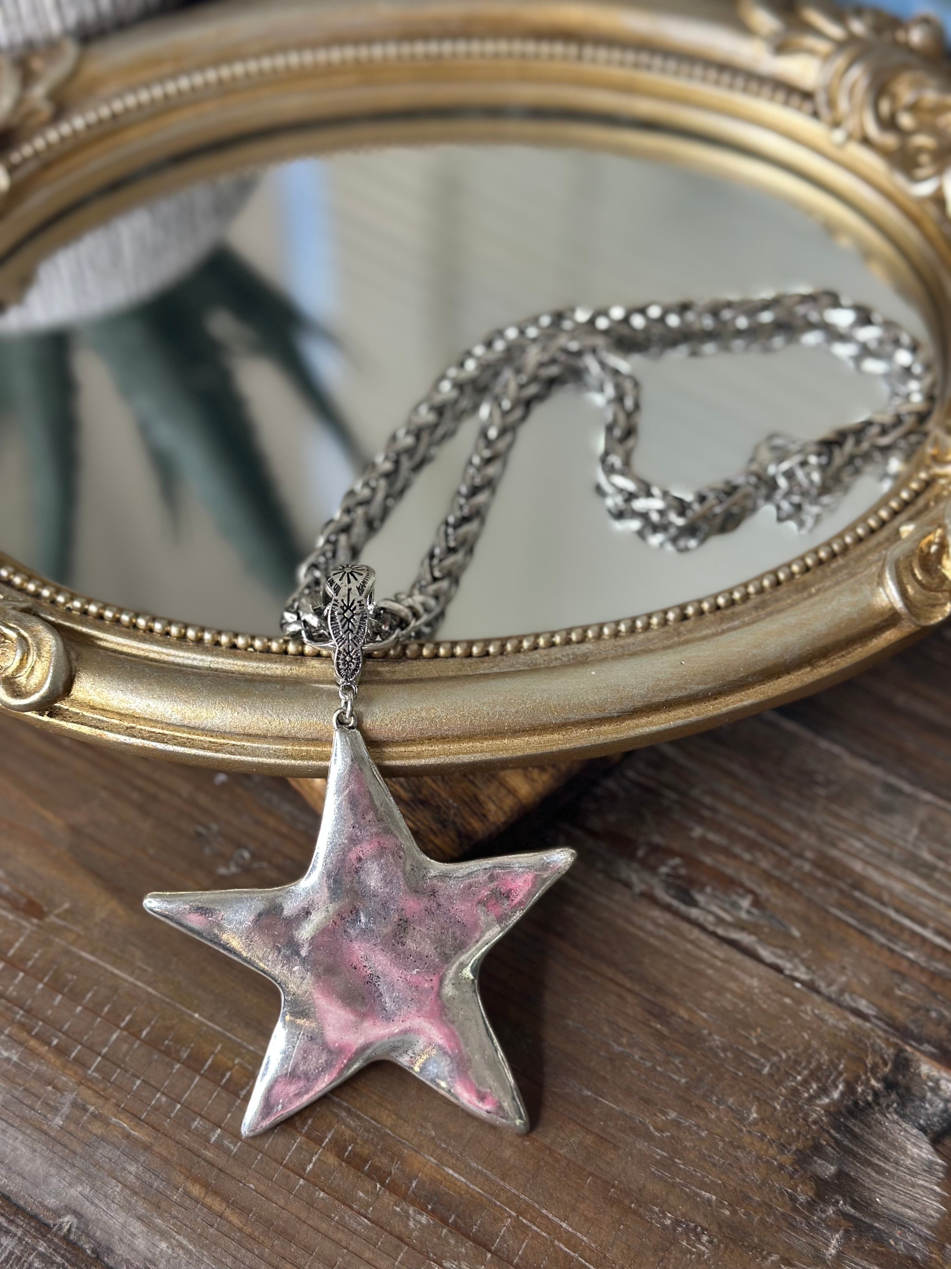 Shining Star Necklace (Silver)