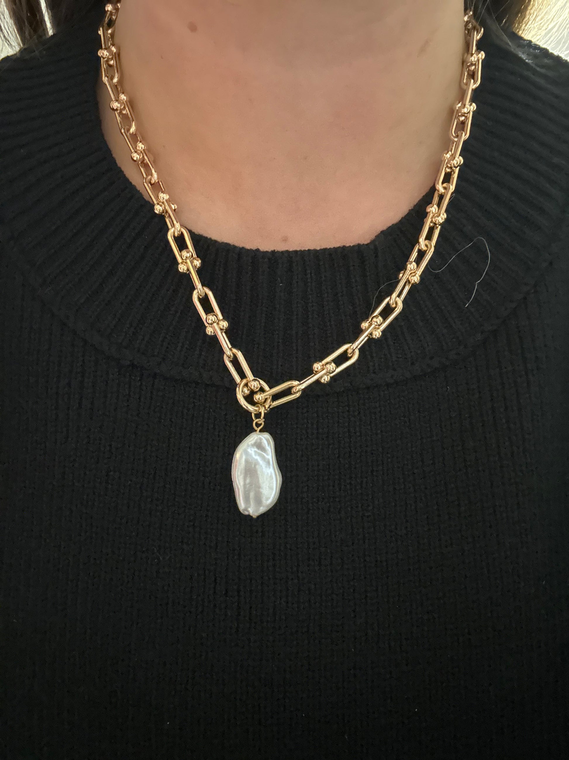 Link Gold and Large Pearl Necklace