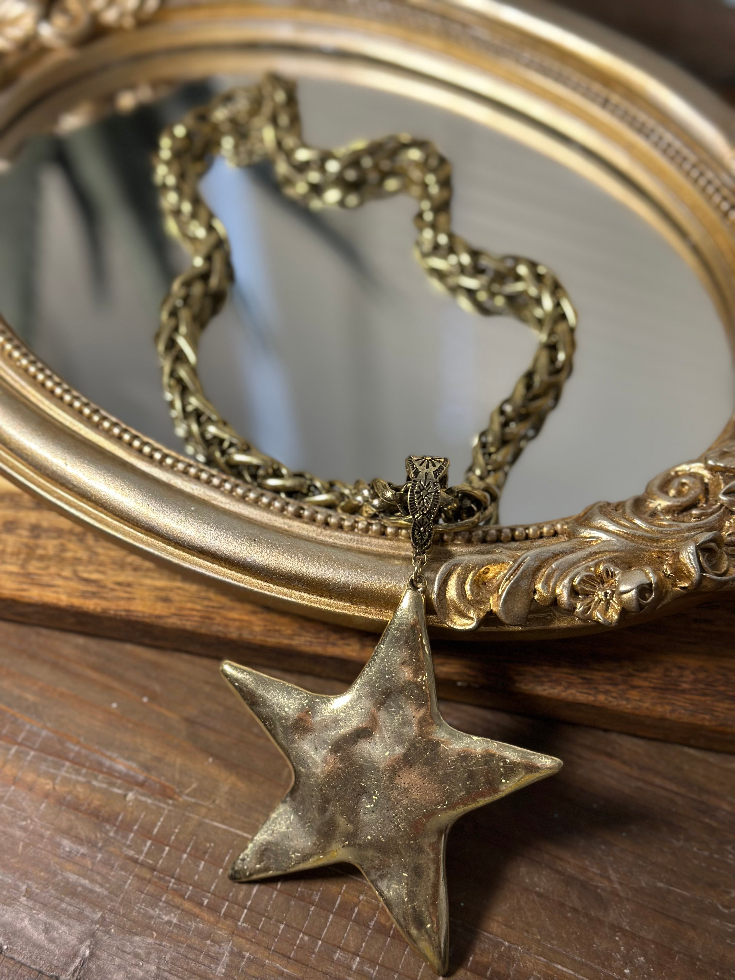 Shining Star Necklace (Gold)