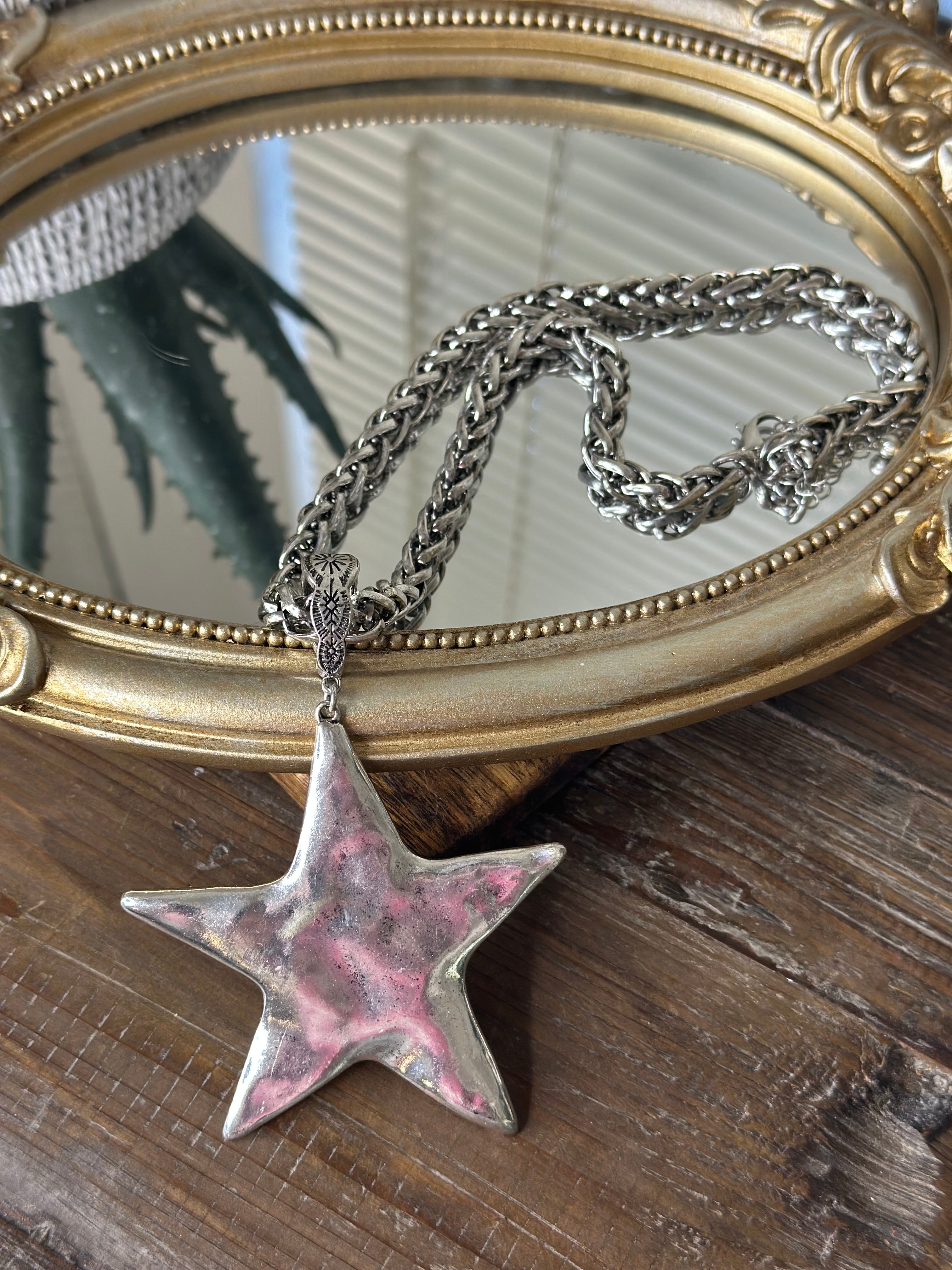 Shining Star Necklace (Silver)