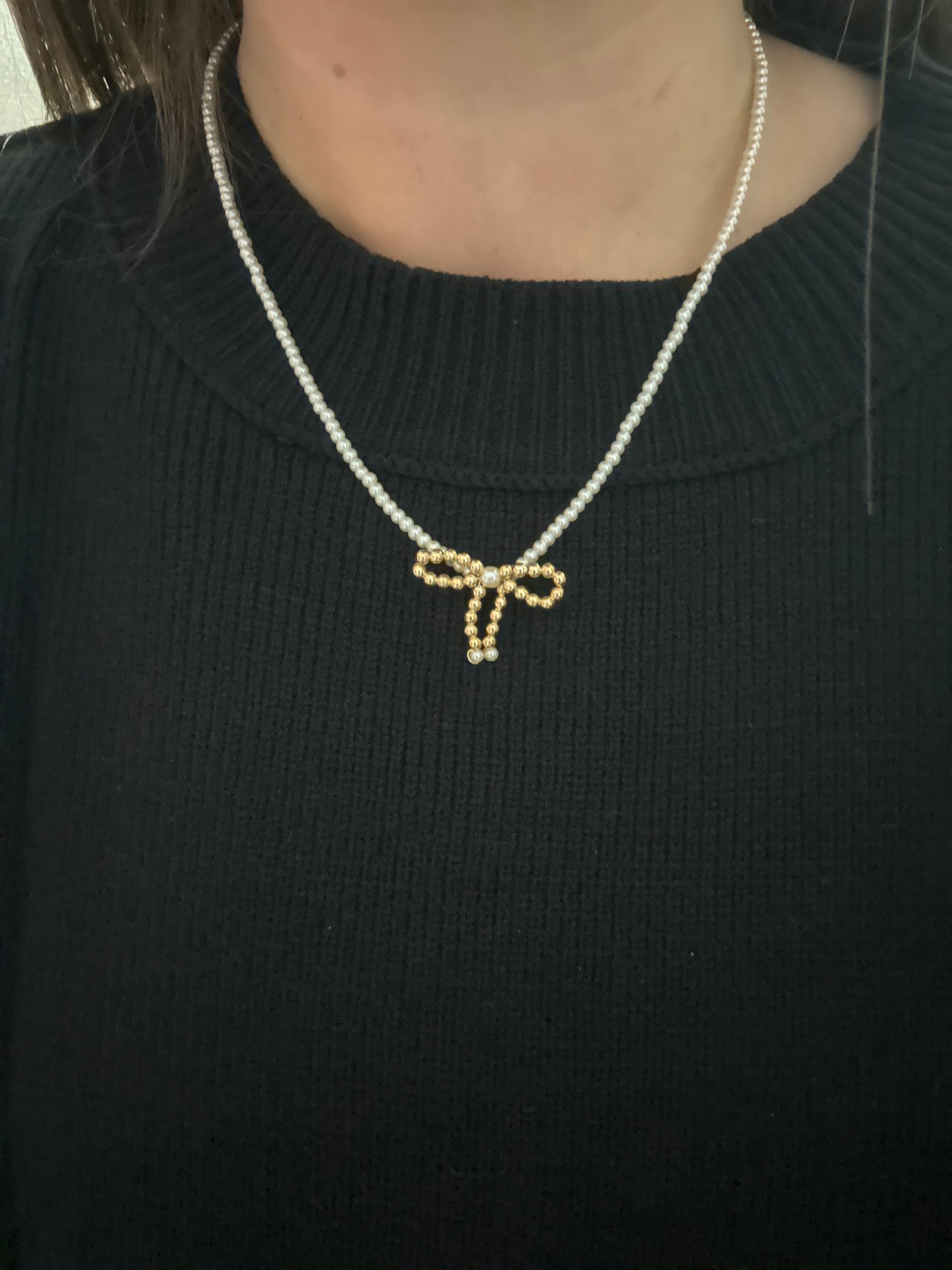 Bow Pearl Beaded Necklace